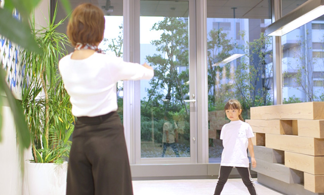 撮影 ユーザーがスマホでダンスを撮影